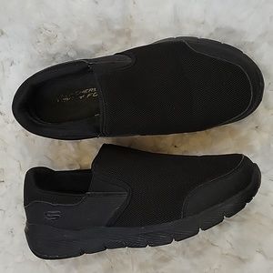 Skechers | Shoes | Skechers Mens Arch Fit Ultra Go Walk  display picture 1